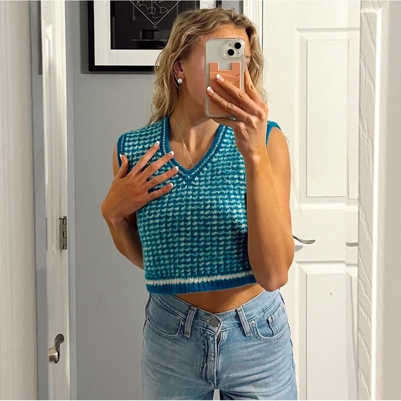 Vintage Tops - Plaid Cropped Sweater Vest Blue & White